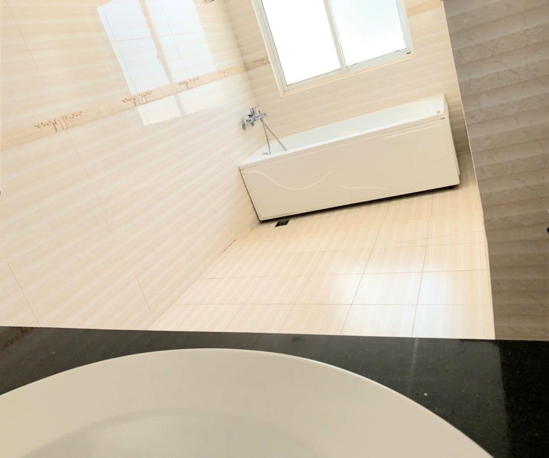 Begonia Hotel На Транг Екстериор снимка